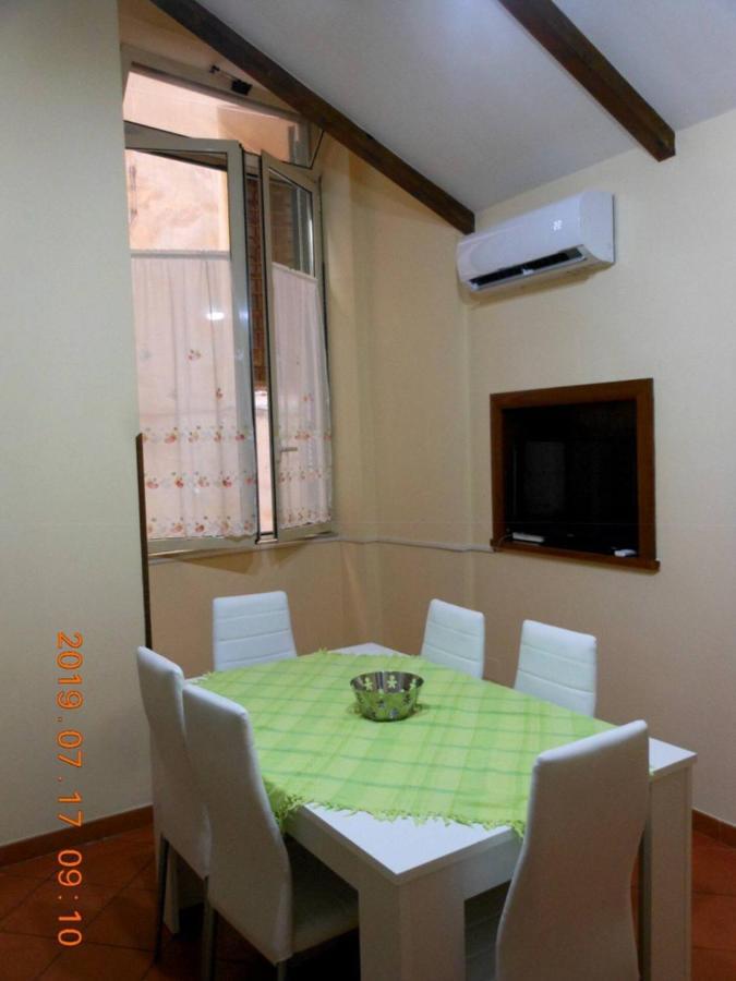 Home In Love: Vicoletto Dei Presepi Naples Exterior photo