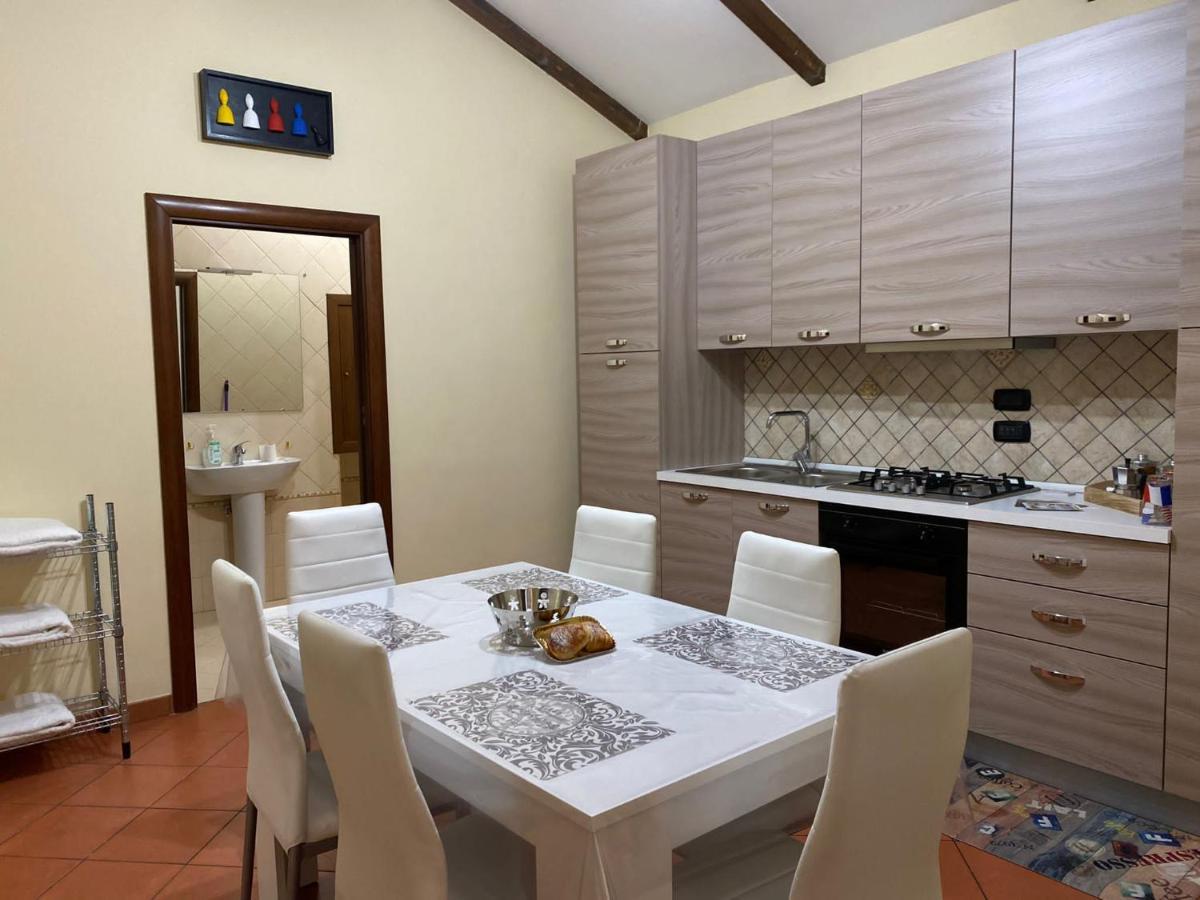 Home In Love: Vicoletto Dei Presepi Naples Exterior photo