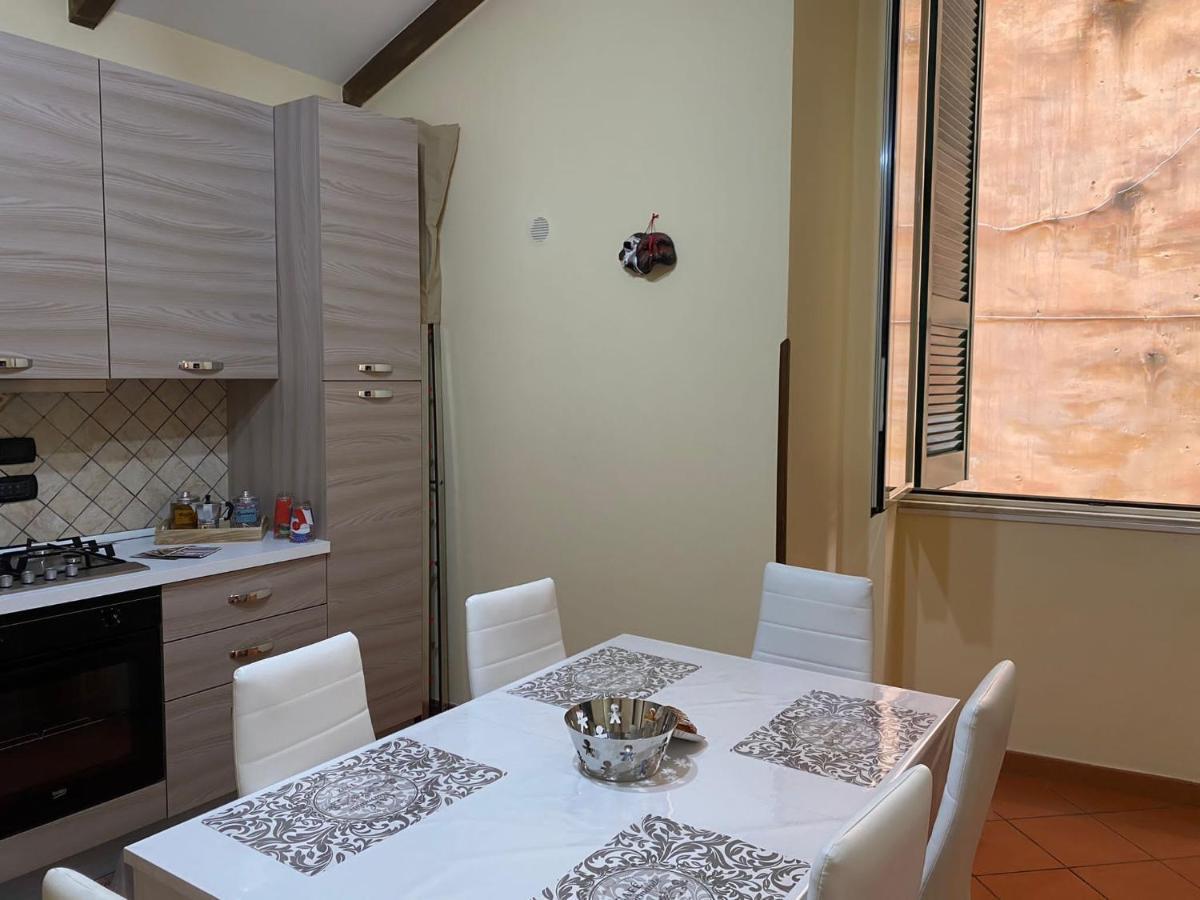 Home In Love: Vicoletto Dei Presepi Naples Exterior photo